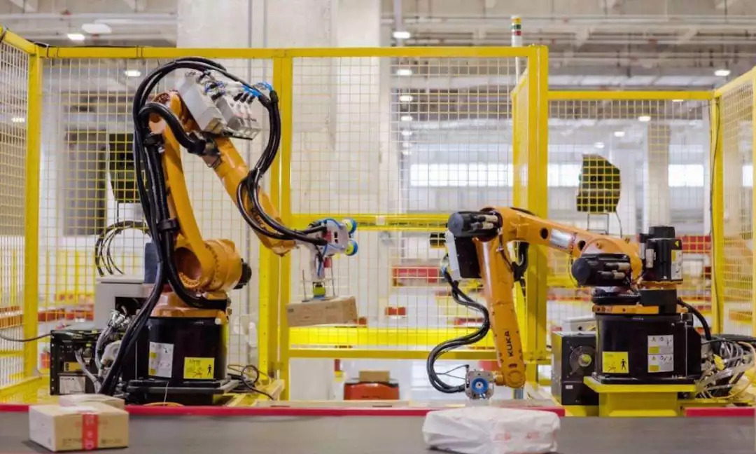 中国目前是全球最大的工业机器人市场